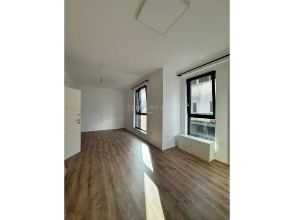 Tirane, shes ambjent biznesi , 62 m² 365.000 € (Rruga Kavajes)