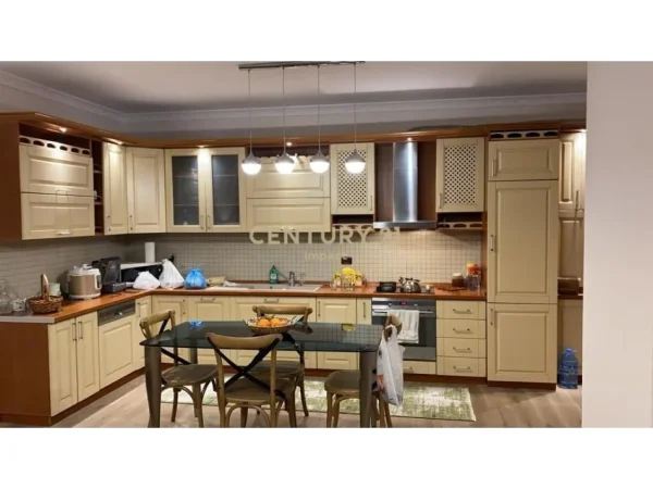 Tirane, shitet apartament 2+1 Kati 3, 128 m² 250.000 € (don bosko)