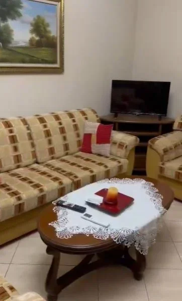 Tirane, jepet me qera apartament 1+1 Kati 2, 60 m² 400 € (Bulevardi i Ri)