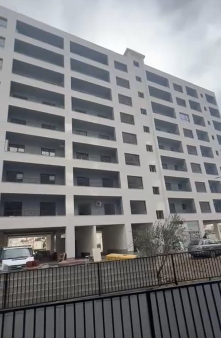 Tirane, shitet apartament 2+1 Kati 3, 104 m² 78.500 € (Rruga Teuta tek Ulliri)