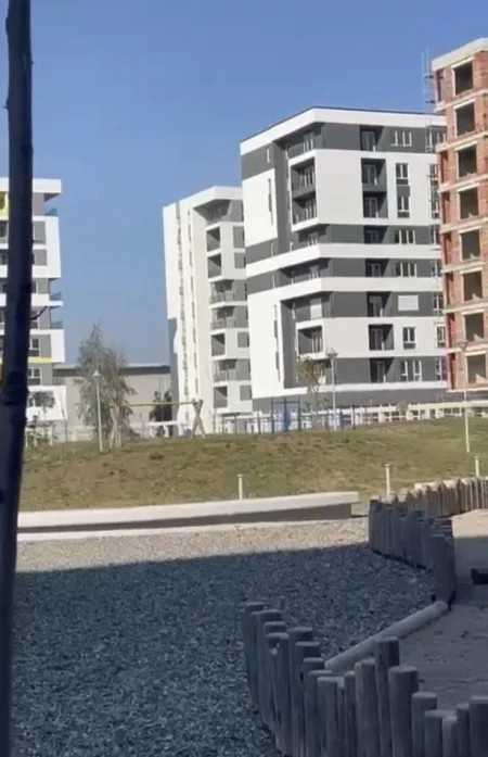 Tirane, shitet apartament 3+1 Kati 2, 99 m² 89.500 € (Prane QTU)