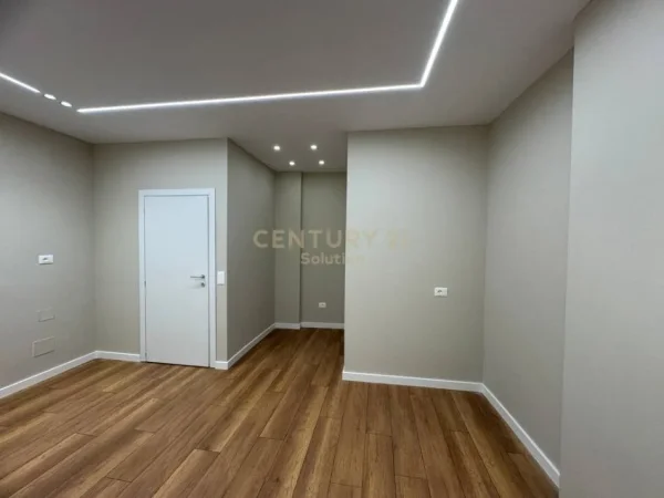 Tirane, shitet apartament 1+1 Kati 4, 61 m² 135.000 € (Rruga e Kavajes)