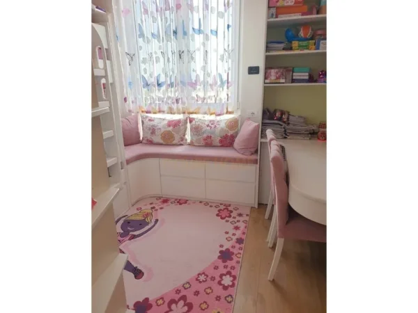 Tirane, shes apartament 2+1+Ballkon Kati 6, 84 m² 199.000 € (Rruga e Kavajes)