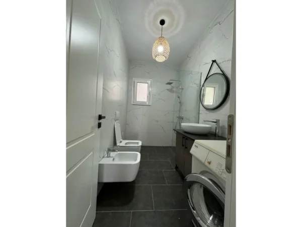 Tirane, shitet Vile 2 Katshe Kati 0, 340 m² 800.000 € (QSUT)