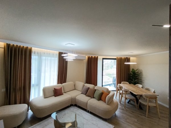 Tirane, jepet me qera apartament 2+1+Ballkon Kati 3, 100 m² 1.200 € 