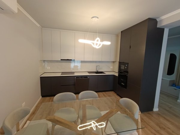 Tirane, jepet me qera apartament 2+1+Ballkon Kati 3, 100 m² 1.200 € 