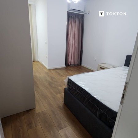 Tirane, jepet me qera apartament 2+1 Kati 4, 81 m² 750 € (Pranë Medresesë, Rruga e DIbrës, Tiranë, TT 1952)