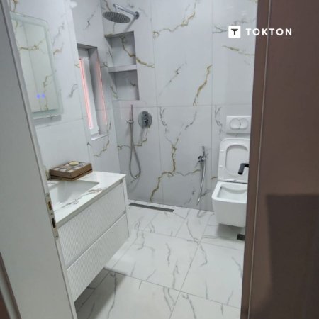 Tirane, jepet me qera apartament 2+1 Kati 4, 81 m² 750 € (Pranë Medresesë, Rruga e DIbrës, Tiranë, TT 1952)
