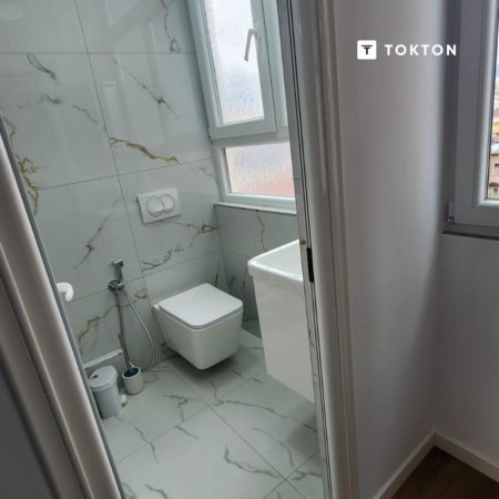 Tirane, jepet me qera apartament 2+1 Kati 4, 81 m² 750 € (Pranë Medresesë, Rruga e DIbrës, Tiranë, TT 1952)