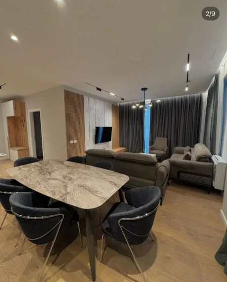 Tirane, jepet me qera apartament 3+1+Ballkon Kati 5, 125 m² 1.600 € (Parku Olimpik)