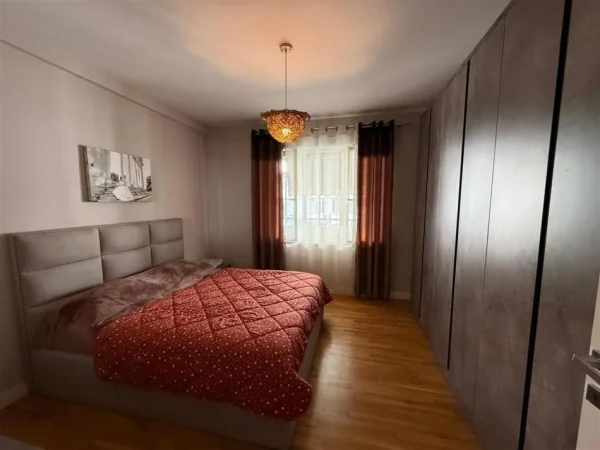 Tirane, shitet apartament duplex 3+1+Ballkon Kati 5, 150 m² 310.000 € (Komuna e Parisit)