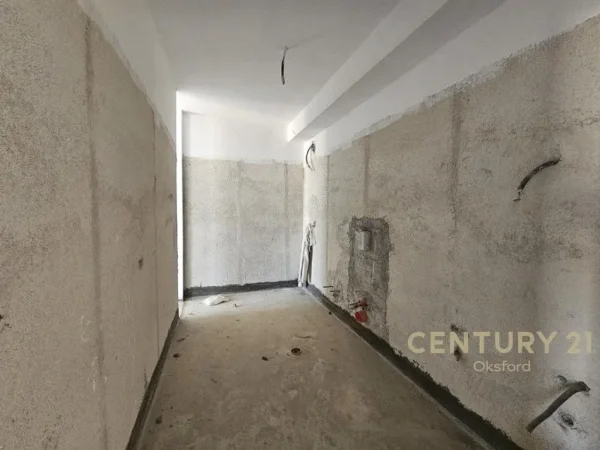 Tirane, shes VILE ME PISHINE , 499 m² 630.000 € (KODRA E DIELLIT)