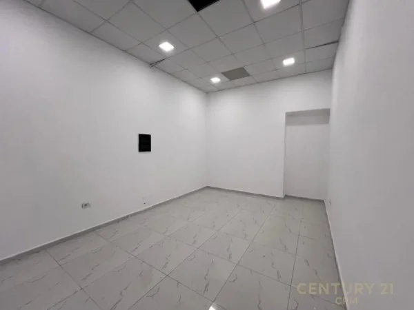 Tirane, shes ambjent biznesi Kati 0, 405 m² 1.175.000 € (ish stracioni i trenit)