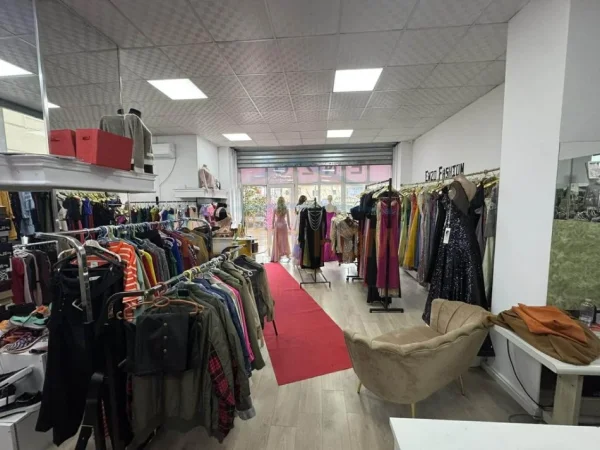 Tirane, shitet ambjent biznesi Kati 0, 55 m² (Besim Alla)