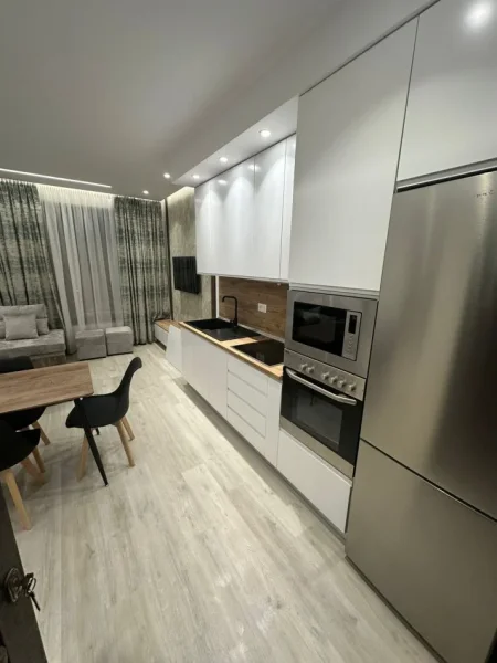 Tirane, jepet me qera apartament 1+1 Kati 1, 60 m² 650 € (Zogu i Zi)