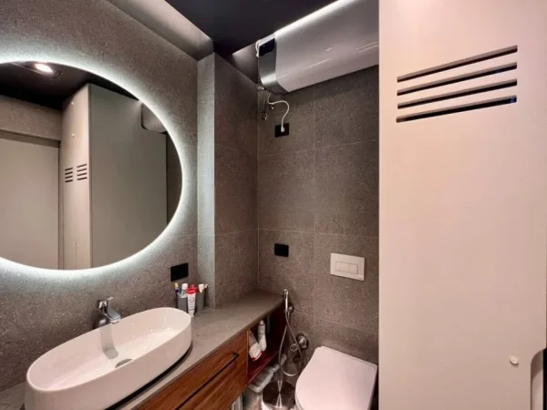 Tirane, shitet apartament 2+1+Ballkon Kati 6, 100 m² 220.000 € (Bulevardi i Ri)