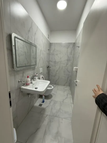 Tirane, shitet apartament 2+1+Ballkon Kati 3, 94 m² 235.000 € (Frosina Plaku)