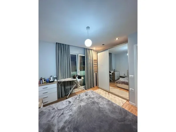 Tirane, shitet apartament 2+1 Kati 9, 128 m² 140.000 € (Yzberisht, Tirane)