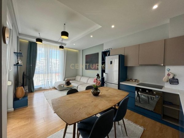 Tirane, jepet me qera 1+1 Kati 4, 64 m² 700 € (rruga e Kavajes)