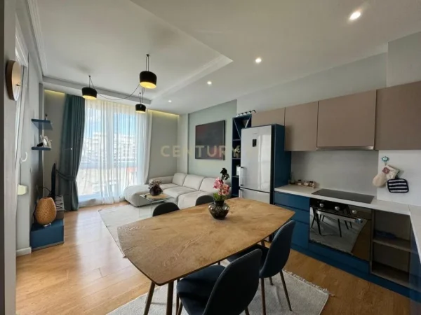 Tirane, jepet me qera 1+1 Kati 4, 64 m² 700 € (rruga e Kavajes)