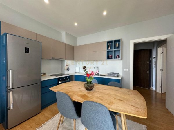 Tirane, jepet me qera 1+1 Kati 4, 64 m² 700 € (rruga e Kavajes)