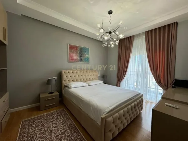 Tirane, jepet me qera 1+1 Kati 4, 64 m² 700 € (rruga e Kavajes)