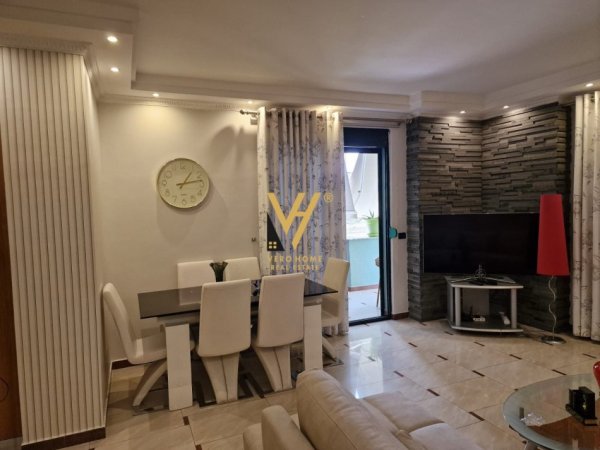 Tirane, jepet me qera apartament 2+1+Ballkon Kati 4, 122 m² 800 € (MYSLYM SHYRI)