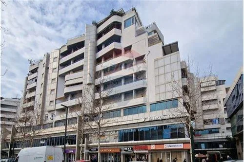 Vlore, shitet apartament 2+1+Ballkon Kati 7, 132 m² 170.000 € (Blv.Ismail Qemali)
