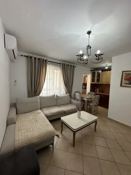 Tirane, jepet me qera apartament 2+1 Kati 4, 90 m² 500 € (Shkolla e baletit)