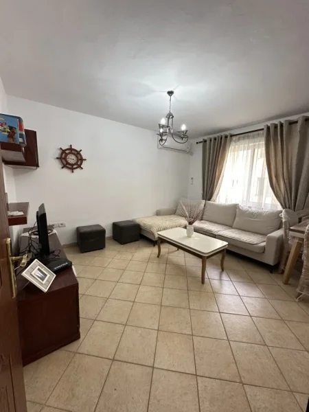Tirane, jepet me qera apartament 2+1 Kati 4, 90 m² 500 € (Shkolla e baletit)