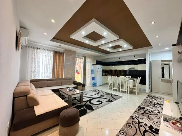 Tirane, shes apartament 2+1+Ballkon Kati 2, 142 m² 115.000 € (Kamez)