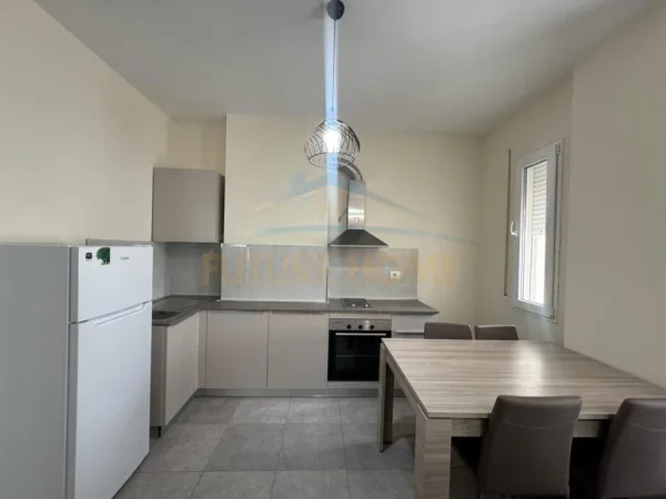 Gjiri Lalezit | Hamallaj, shitet apartament 2+1+Ballkon Kati 3, 82 m² 145.000 € (Gjiri i Lalezit)