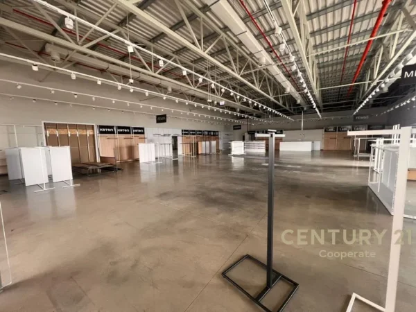 Tirane, jap me qera ambjent biznesi , 615 m² 12.300 € (Autostrada Tirane-Durres)