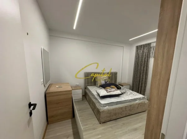 Tirane, jepet me qera apartament 1+1 Kati 1, 60 m² 650 € (ZOGU I ZI)