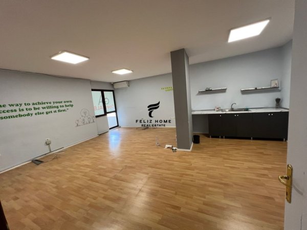 Tirane, jepet me qera zyre Kati 4, 130 m² 1.000 € (BLLOK)