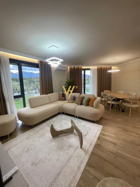 Tirane, jepet me qera apartament 2+1+Ballkon Kati 1, 118 m² 1.200 € (LIQENI I THATE)