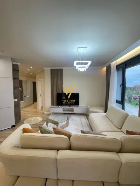 Tirane, jepet me qera apartament 2+1+Ballkon Kati 1, 118 m² 1.200 € (LIQENI I THATE)