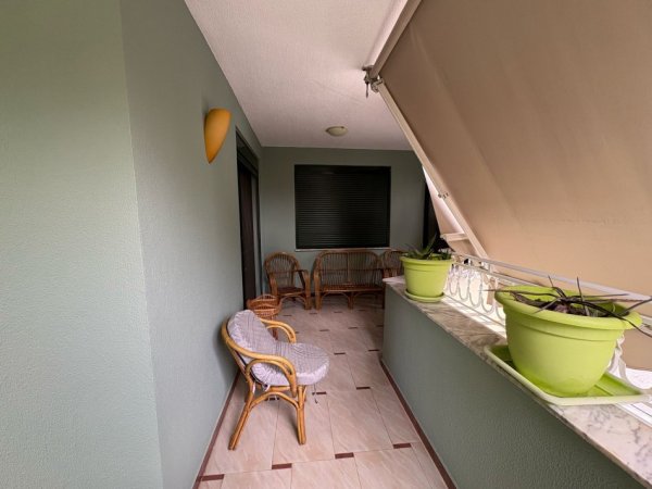 Tirane, jepet me qera apartament 2+1 Kati 4, 120 m² 1.000 € (Ish ekspozita)