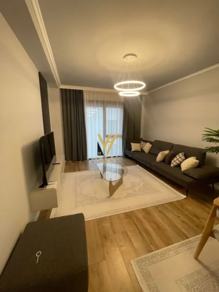 Tirane, jepet me qera apartament 2+1+Ballkon Kati 3, 130 m² 1.500 € (LIQENI ARTIFICIAL)