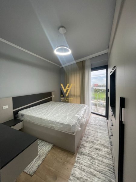 Tirane, jepet me qera apartament 2+1+Ballkon Kati 3, 130 m² 1.500 € (LIQENI ARTIFICIAL)