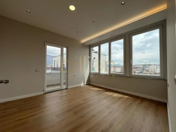 Tirane, shitet apartament 3+1 Kati 5, 164 m² 270.000 € (Xhamlliku, Tirana, Albania)