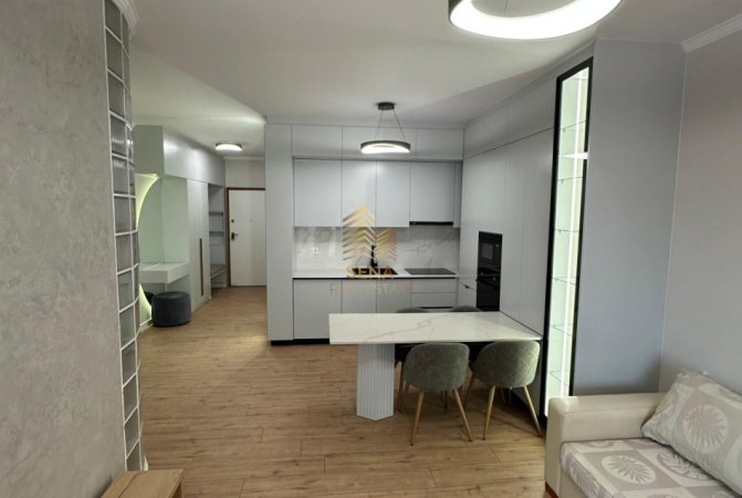 Tirane, jepet me qera apartament 2+1+Ballkon Kati 2, 110 m² 1.000 € (Rruga Don Bosko)