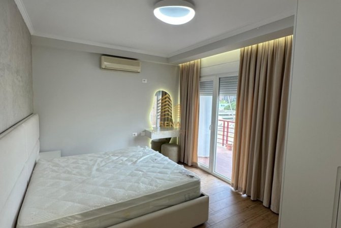 Tirane, jepet me qera apartament 2+1+Ballkon Kati 2, 110 m² 1.000 € (Rruga Don Bosko)