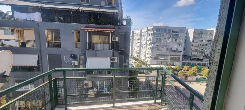 Tirane, shes apartament 2+1+Ballkon Kati 7, 90 m² 225.000 € (komuna e Parisit)