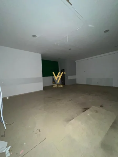 Tirane, shitet dyqan Kati 0, 187 m² 430.000 € (STACIONI I TRENIT)