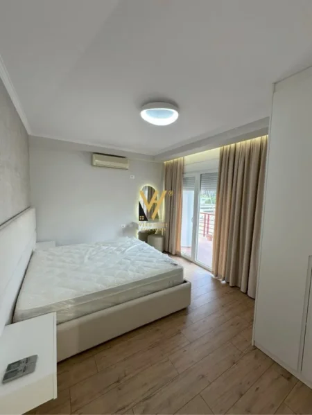 Tirane, jepet me qera apartament 2+1+Ballkon Kati 2, 106 m² 1.000 € (DON BOSKO)