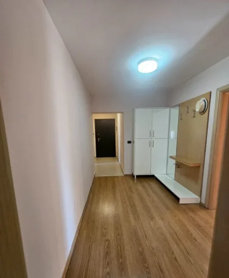 Tirane, jepet me qera apartament 2+1 Kati 5, 85 m² 500 € (brryli)