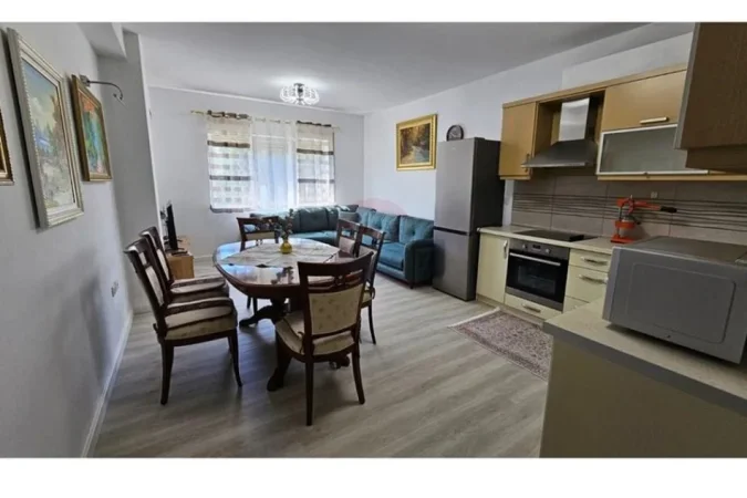 jepet me qera , 95 m² 650 € (Apartament 2+1 per qira prane Kopeshtit Botanik)