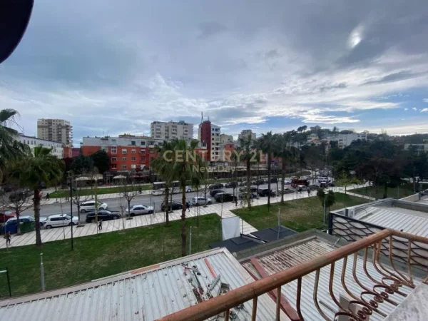 Durres, jepet me qera apartament 1+1 , 350 € (prane muzeumit)