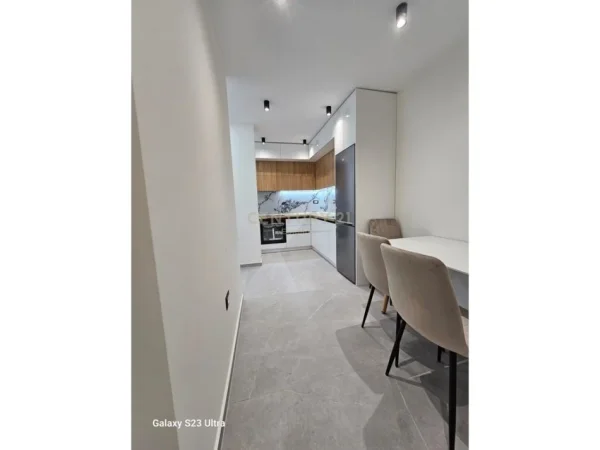 Durres, jepet me qera apartament 2+1 Kati 0, 60 m² 400 € (ish kenete)